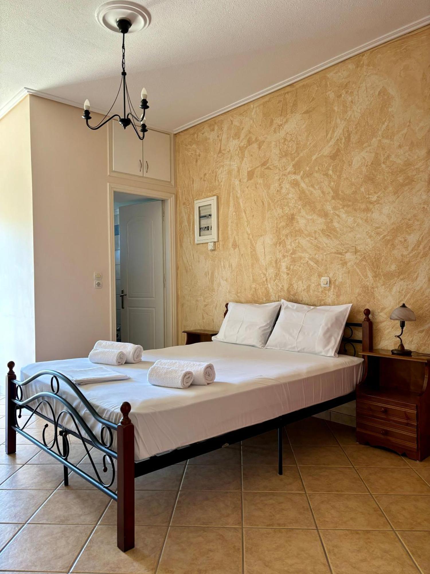 "Twin Apartments" In Kyparissia Exterior foto
